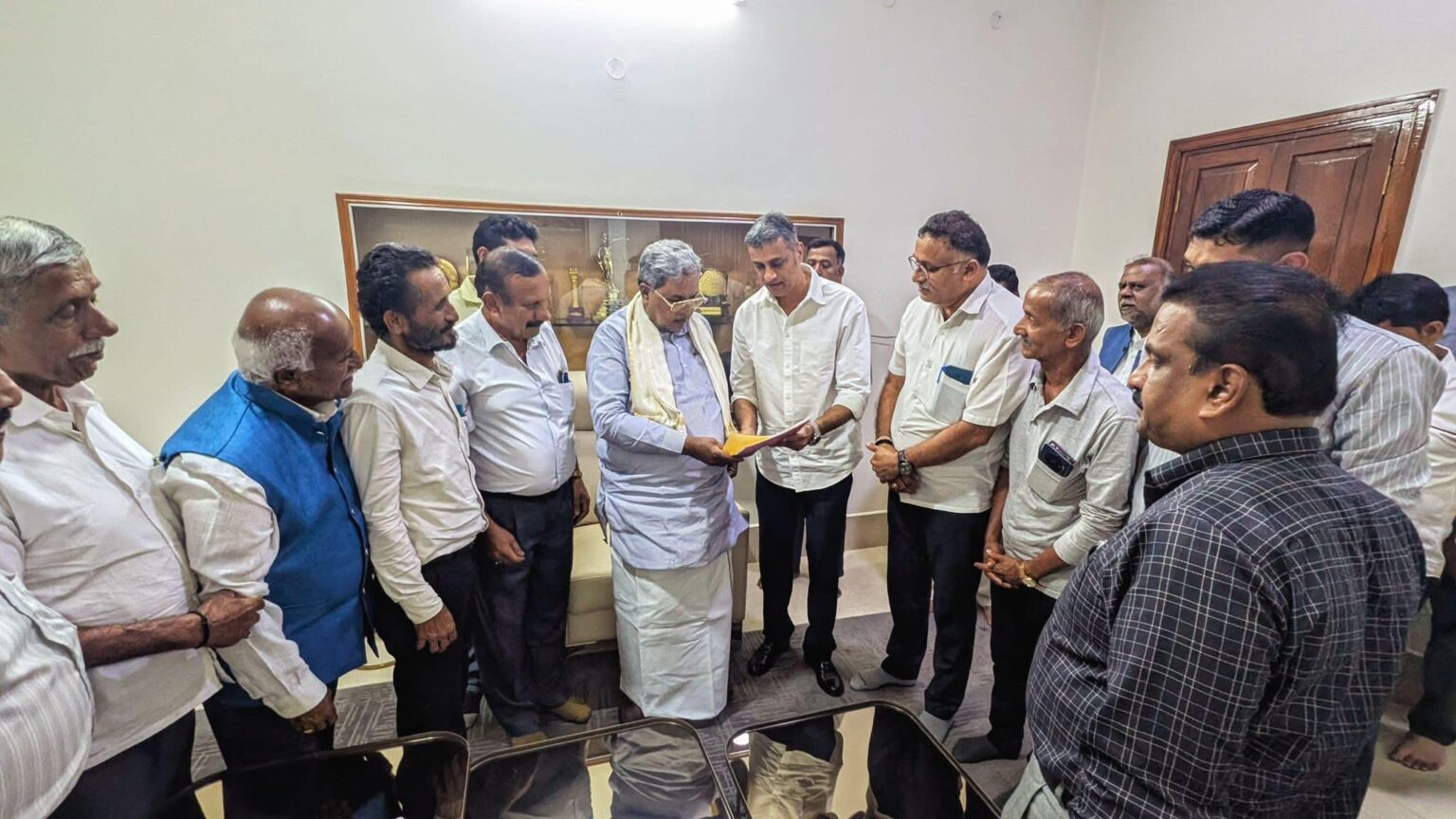 ಭಾಗಮಂಡಲ ಗೌಡ ಸಮುದಾಯ ಭವನ ನಿರ್ಮಾಣಕ್ಕೆ ಮುಖ್ಯಮಂತ್ರಿಗಳಿಗೆ ಮನವಿ