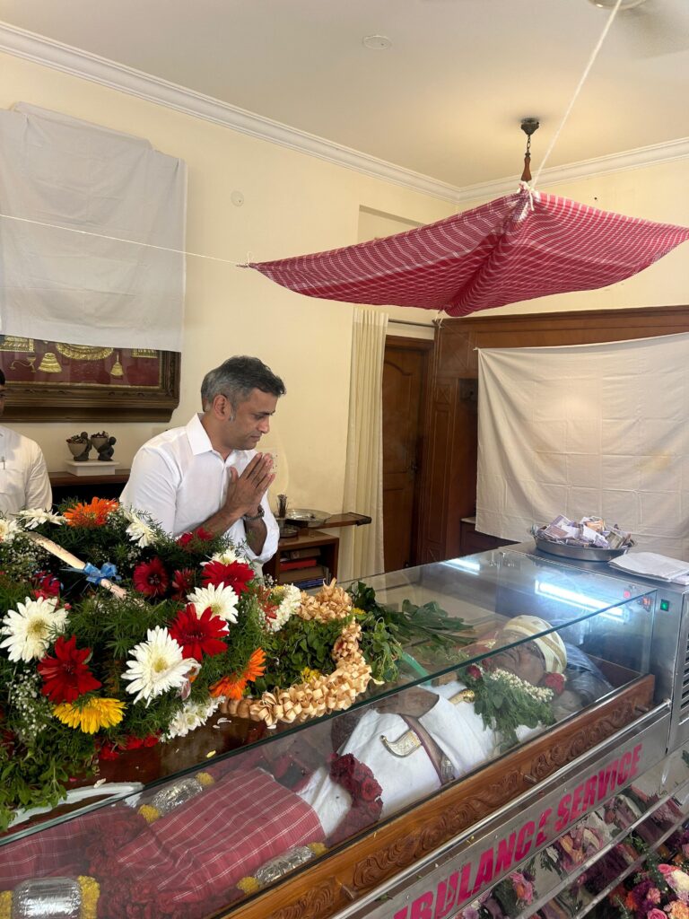ಕೆಬಿ ಗಣಪತಿ ಅಂತಿಮ ದರ್ಶನ ಪಡೆದ ಶಾಸಕ ಪೊನ್ನಣ್ಣ