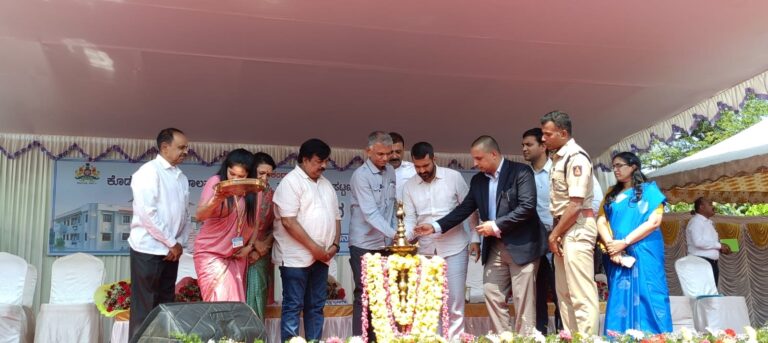 ತಾಲ್ಲೂಕು ಆಡಳಿತ ಭವನ ನಿರ್ಮಾಣಕ್ಕೆ ಸಚಿವರಿಂದ ಭೂಮಿ