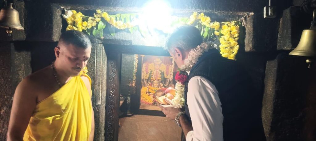 ಕುಮಾರಲಿಂಗೇಶ್ವರ ಸ್ವಾಮಿ ಜಾತ್ರಾ ಮಹೋತ್ಸವದಲ್ಲಿ ಶಾಸಕ ಎ ಎಸ್ ಪೊನ್ನಣ್ಣನವರು ಭಾಗಿ