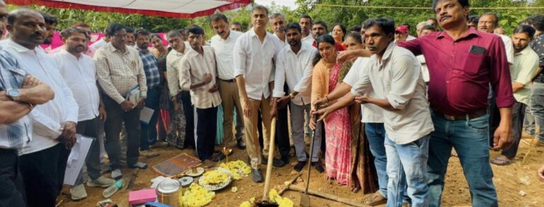 ಕೆದಮುಳ್ಳೂರಿನ ಮುರಾರ್ಜಿ ದೇಸಾಯಿ ವಸತಿ ಶಾಲೆ ಕಟ್ಟಡ ನಿರ್ಮಾಣಕ್ಕೆ ಎ ಎಸ್ ಪೊನ್ನಣ್ಣ ನವರಿಂದ ಭೂಮಿ ಪೂಜೆ
