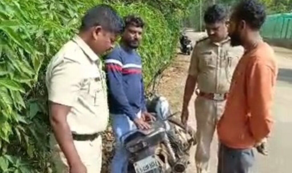 ಸೋಮವಾರಪೇಟೆಯಲ್ಲಿ ತೆನೆ ಬರಿತ ಗಾಂಜ ಸೇವನೆ ಹಾಗೂ ಮಾರಾಟ ಇಬ್ಬರ ಬಂಧನ