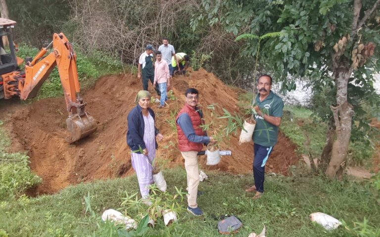 ಕಾವೇರಿ ತಟದಲ್ಲಿ ಗಿಡ ನೆಟ್ಟು ಕಾರ್ಗಿಲ್ ವಿಜಯೋತ್ಸವ ಆಚರಣೆ; ವೀರ ಯೋಧರಿಗೆ ನಮನ
