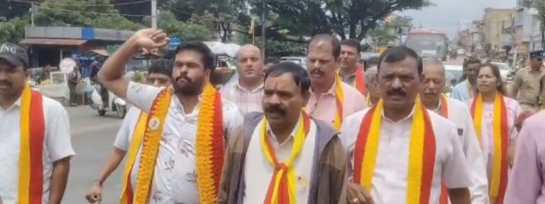 ಕಾವೇರಿ ನೀರು ಬಿಡಲು ವಿರೋಧಿಸಿ ಕುಶಾಲನಗರದಲ್ಲಿ ಕರವೇ ಪ್ರತಿಭಟನೆ