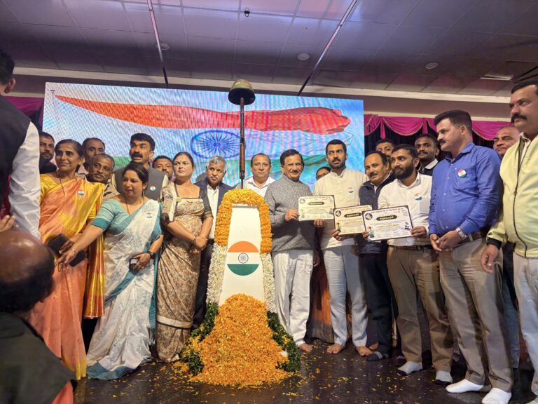 ಮಡಿಕೇರಿಯಲ್ಲಿ ಕಾರ್ಗಿಲ್ ವೀರರಿಗೆ ಬಿಜೆಪಿ–ಕಾಂಗ್ರೆಸ್ ನಾಯಕರ ಜಂಟಿ ನಮನ